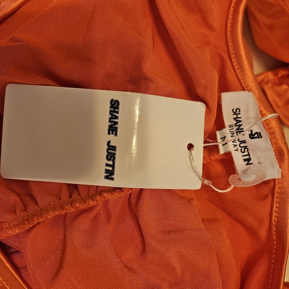 NWT!!! Orange Satin "Classy Girl by Shane Justin Sz M - Picture 5 of 6